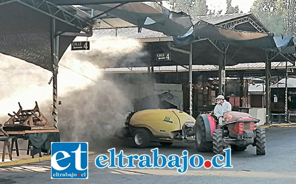 LIMPIEZA TOTAL.- Las cámaras de Diario El Trabajo muestran a nuestros lectores cómo se desarrolló la sanitización del plantel ferial.