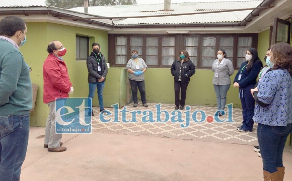 Gobernador de San Felipe, Claudio Rodríguez, dio el recibimiento al personal que estará a cargo de la atención de los adultos mayores y enfermos crónicos en situación de calle que lleguen a este albergue.