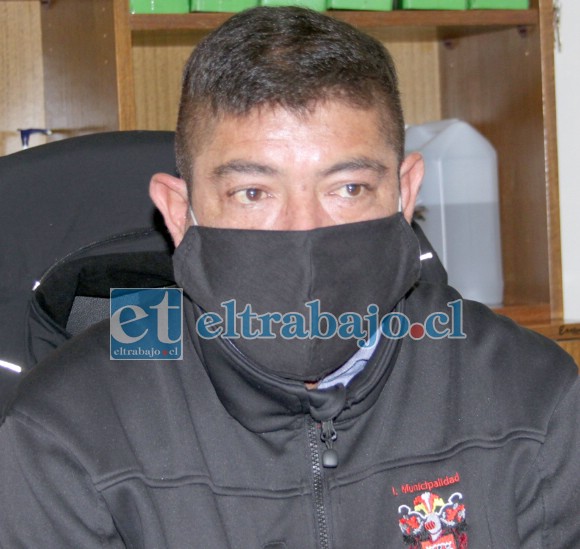 Fabián Campos Castro, jefe administrativo del Cementerio Municipal Alcalde Matías Tapia, de Almendral.