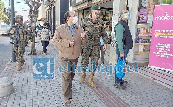 En un recorrido por el centro de la ciudad las autoridades pudieron constatar el notable aumento de personas en las calles, lo que pone en riesgo el retorno a la cuarentena total.