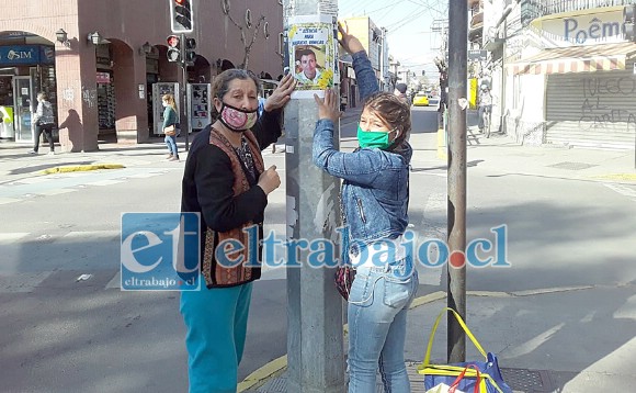 Su madre y su polola en vida, Antonella, colocan un retrato de Mauricio pidiendo justicia.