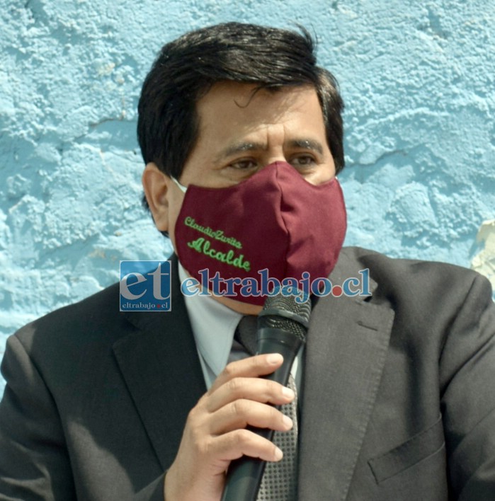 Alcalde de Santa María, Claudio Zurita, patrocinó el campeonato.