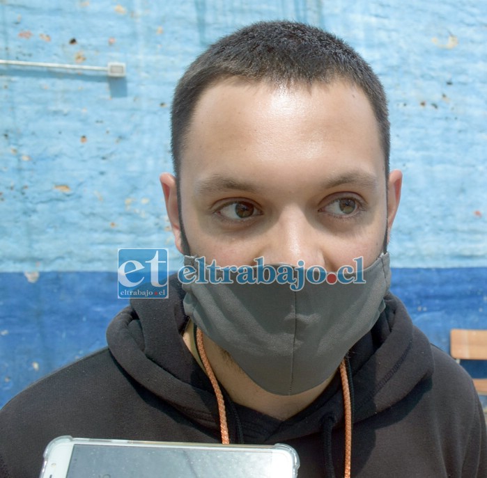Profesor Oliver Salgado, el líder de la manada.