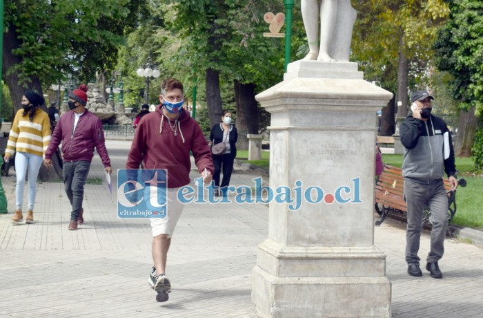 DE VUELTA AL TRÁFAGO.- Nuevamente el corazón de nuestra ciudad se llena de movimiento y vida citadina, después de varios meses acordonada con cintas de seguridad.