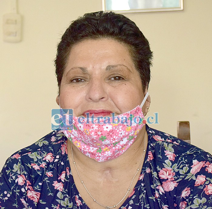 Rossana Gallardo Araya, después de meses entubada en hospitales, logró salir adelante.