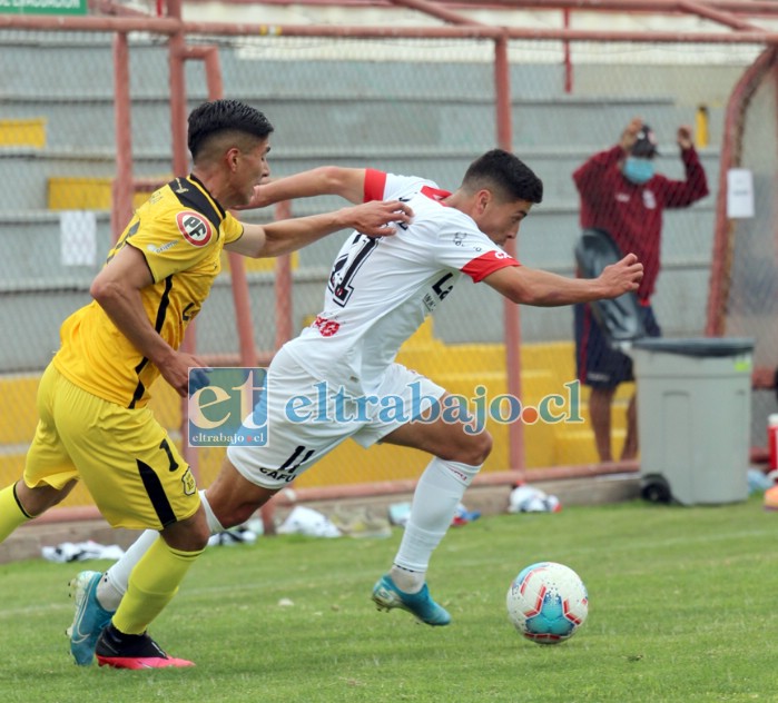 El volante ofensivo Gonzalo Álvarez no gravitó como en otras jornadas al ser muy bien custodiado por los defensores de San Luis. (Foto: Jaime Gómez Corales)