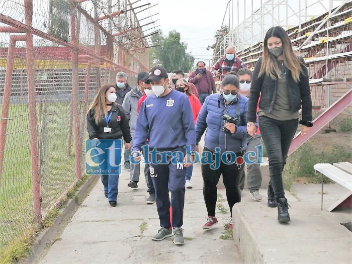 En la inspección del recinto de la Avenida Maipú estuvieron presentes distintas autoridades sanitarias y deportivas.
