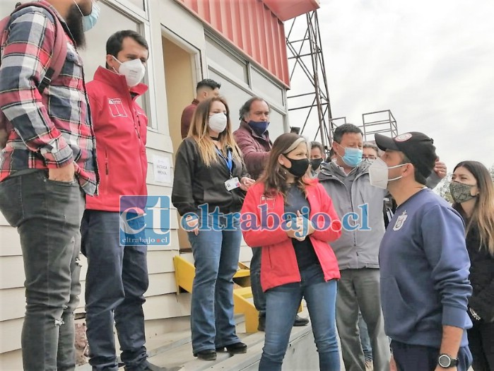 En la inspección del recinto de la Avenida Maipú estuvieron presentes distintas autoridades sanitarias y deportivas.