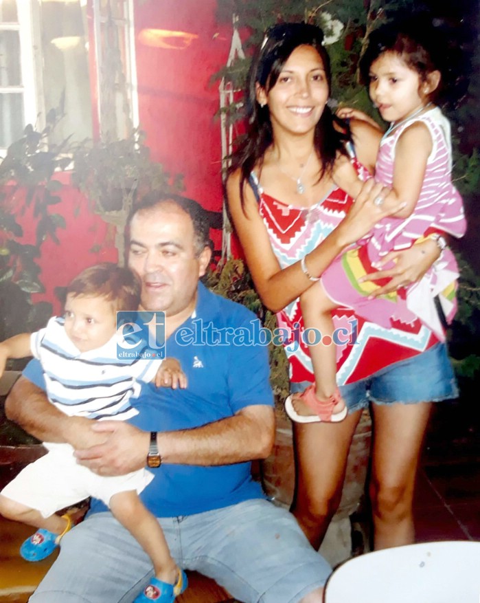 EL ABUELO REGALONEADO.- Aquí vemos al querido ‘Bototo’ Saá con su regalona hija Paula y sus adorados nietos.
