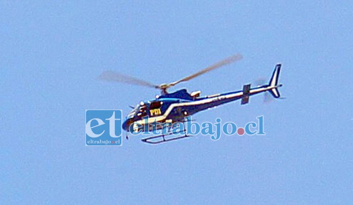 ‘OPERACIÓN 4 VILLAS’.- Un helicóptero de la PDI Santiago también guió desde las alturas el lugar, para evitar fugas de los sospechosos.