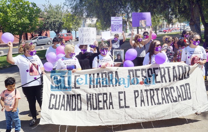 SIGUE LA PRESIÓN.- Este miércoles en la mañana y tarde, en el bandejón de Yungay con calle San Martín hubo otra manifestación.