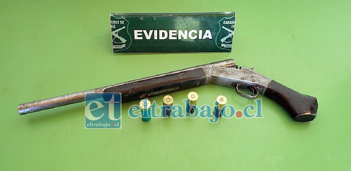 La escopeta y los cartuchos usados en este homicidio frustrado.