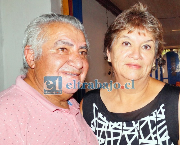 Sergio ‘Pepa’ Torrejón y su esposa Patricia Cataldo atienden a su clientela ahora en Coimas 332.