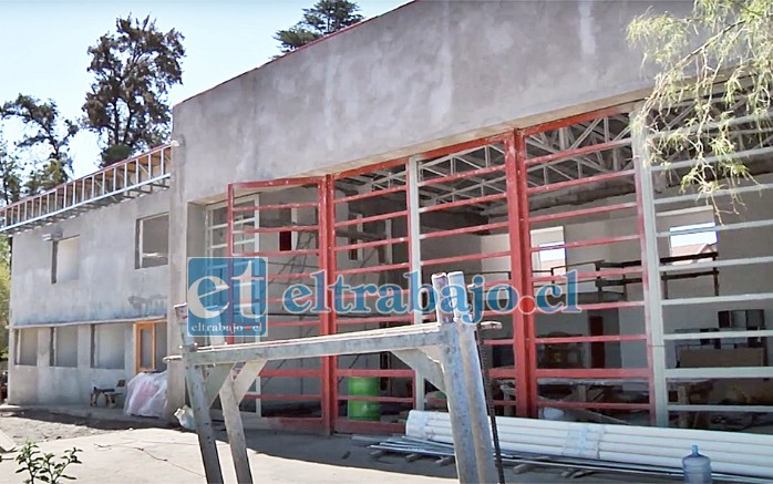 La Municipalidad tomó posesión del proyecto de construcción del cuartel de la Quinta Compañía de Bomberos para resguardar su avance e iniciar la búsqueda de una empresa que será la responsable de terminar el proyecto.