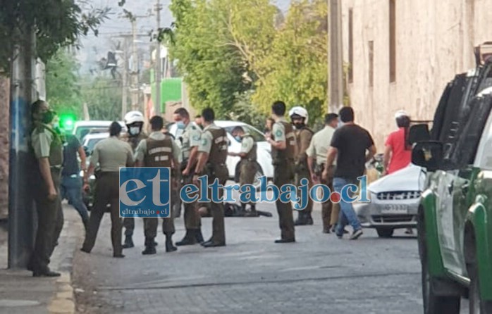 Una persona fue detenida por agresión con arma de fuego a carabineros en el sector de Almendral al negarse a un control vehicular, en un incidente no vinculado al homicidio.