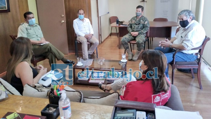 Autoridades políticas, Salud, Ejército y Carabineros se reunieron para coordinar los planes de acción tras el retroceso de Catemu a Fase 2 del plan ‘Paso a Paso’.