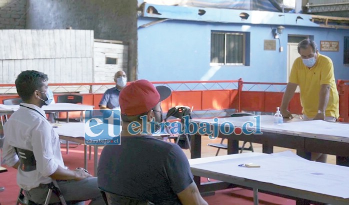 El alcalde Christian Beals conoció las sugerencias de dirigentes, entrenadores y jugadores de las distintas asociaciones y agrupaciones deportivas para la construcción del nuevo gimnasio barrio oriente.