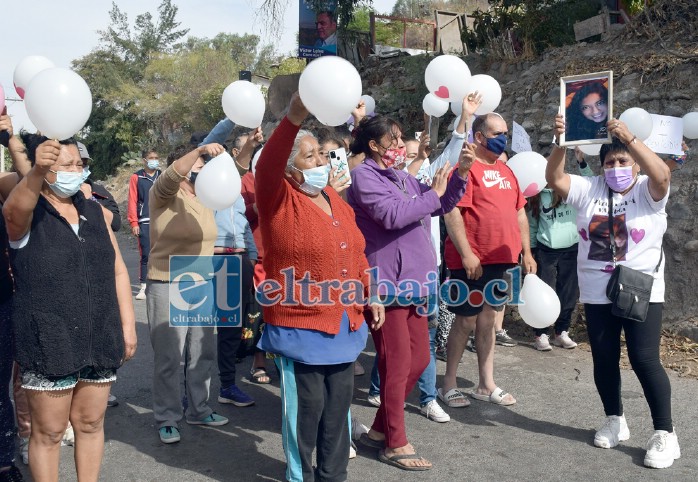 NI UNA MÁS.- Con gran Fuerza y Vigor los vecinos de Nueva Algarrobal remarcaron su rechazo al crimen que le costó la vida a la joven Valeria.